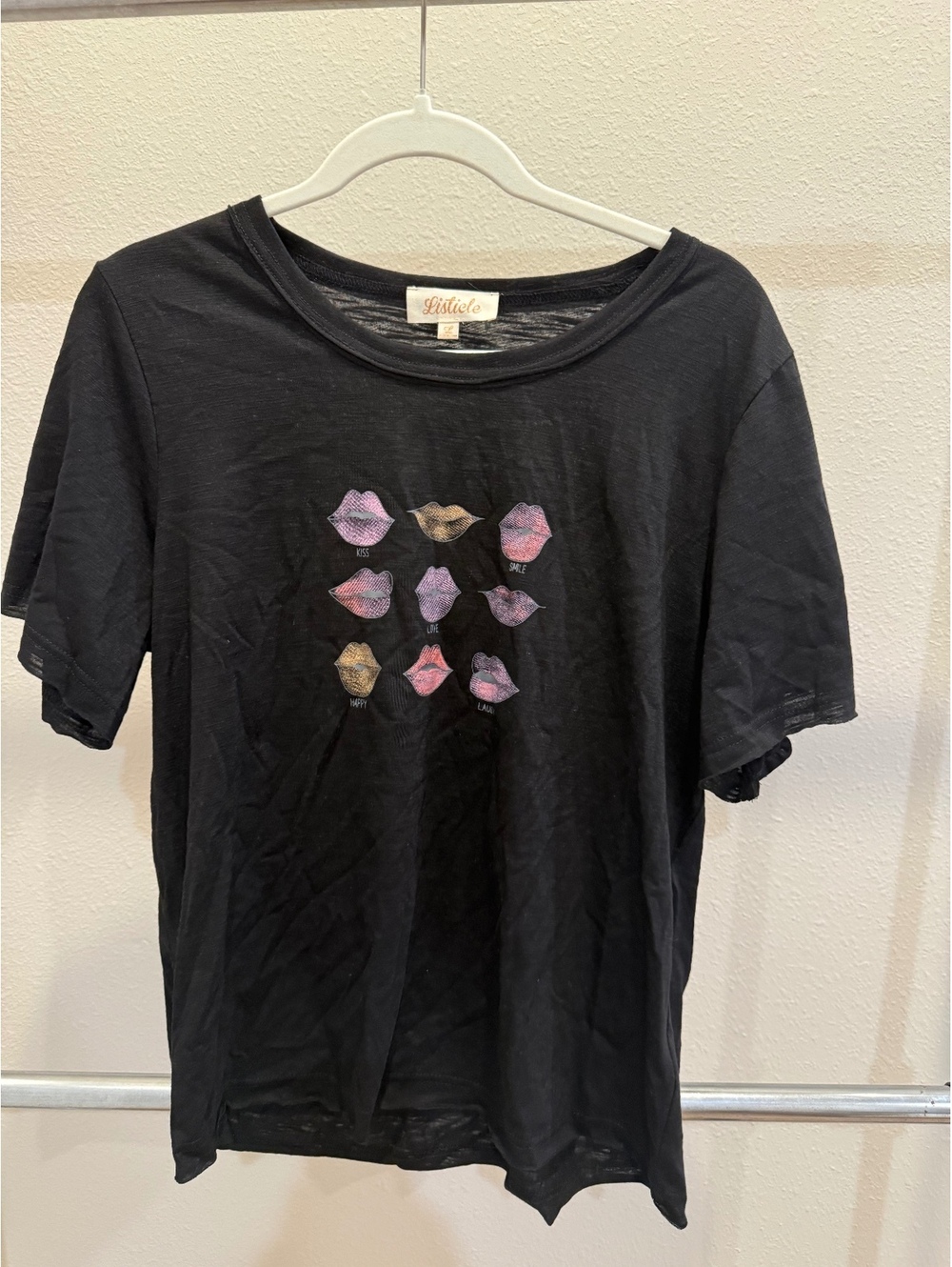 Listicle Women's Black Graphic T-Shirt with Lip Print, Size Large